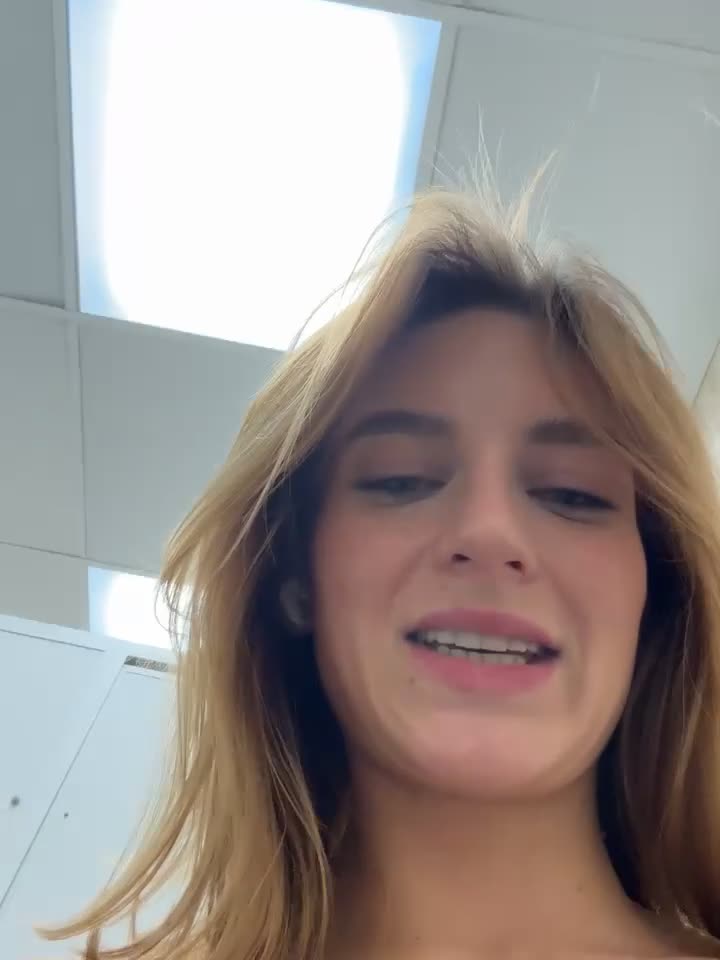 -AngelAri-
